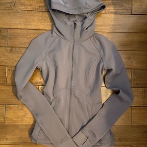 BRAND NEW LULULEMON JACKET NEVER WORN